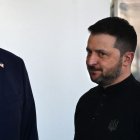 Donald Trump y Volodimir Zelenski antes de su polémica reunión en el Despacho Oval.