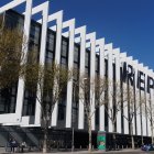 Archivo - Fachada de la sede de Repsol, a 27 de marzo de 2023, en Madrid (España). La Comisión Europea (CE) ha anunciado que Repsol recibirá una ayuda de más de 14 millones de euros para instalar ocho hidrogeneras en distintos puntos de España para impuls.