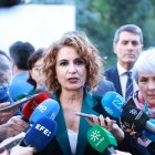La vicepresidenta primera del Gobierno y ministra de Hacienda, María Jesús Montero, atiende a los medios en Sevilla.

ROCÍO RUZ/EUROPA PRESS
01/4/2025