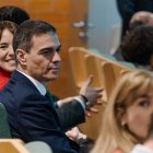 (Foto de ARCHIVO)
El presidente del Gobierno, Pedro Sánchez y la ministra de Universidades, Diana Morant, durante el acto 'En defensa de una universidad de calidad, clave para el ascensor social', en la sede de Escuelas Pías de la UNED, a 31 de marzo de 2025, en Madrid (España). El presidente del Gobierno, Pedro Sánchez, preside este acto de apoyo a la universidad pública.
Carlos Luján / Europa Press
31 MARZO 2025;ASCENSOR SOCIAL;SANCHEZ;DEFENSA;UNIVERSIDAD
31/3/2025