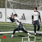 Courtois y Lunin, en una imagen de archivo de un entrenamiento del Real Madrid.