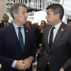 El presidente del PP, Alberto Núñez Feijóo, y el presidente de la Generalitat valenciana, Carlos Mazón