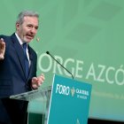 El presidente del Gobierno de Aragón, Jorge Azcón, durante su intervención en el primer Foro Caja Rural de Aragón.
