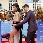 Sofía Suescun y Kiko Jiménez siempre cercanos y naturales con sus seguidores.