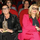 María del Monte junto a su mujer, Inmaculada Casal.