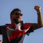 Íñigo Martínez, en la fiesta del Barcelona.