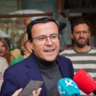 El secretario general del PSOE de Extremadura, Miguel Ángel Gallardo, atiende a los medios.