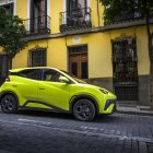 BYD lanza el compacto 100% eléctrico Dolphin Surf con autonomía de hasta 507 km y desde 19.990 euros.