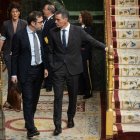 Carlos Cuerpo y Pedro Sánchez, en el Congreso de los Diputados.