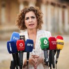 La vicepresidenta primera del Gobierno y ministra de Hacienda, María Jesús Montero, atiende a los medios en Sevilla.
MARÍA JOSÉ LÓPEZ/EUROPA PRESS
11/7/2025