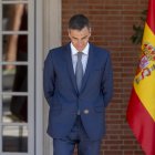 El presidente del Gobierno, Pedro Sánchez, antes de un encuentro con el lehendakari, Imanol Pradales, en el Palacio de La Moncloa