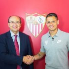 Chicharito Hernández, cuando fichó por el Sevilla en 2017.