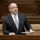 El líder del PP catalán, Alejandro Fernández, en el Parlament de Cataluña