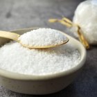 La vuelta de la sal a la limpieza cotidiana no responde solo a su eficacia