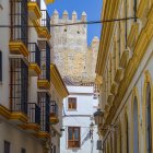 El castillo de Tarifa gobierna sus calles