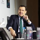 El presidente de la Junta de Andalucía y del PP-A, Juanma Moreno, durante la presentación de su primer libro, titulado 'Manual de convivencia. La vía andaluza'.