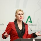 La consejera de Economía, Hacienda, Fondos Europeos y Diálogo Social de la Junta de Andalucía, Carolina España, interviene en la rueda de prensa posterior a la reunión semanal del Consejo de Gobierno.