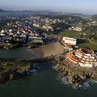 Noja, enclave costero cántabro galardonado como European Christmas Village 2025, combina mar, tradición y comunidad en su celebración navideña.