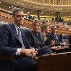 El presidente del Gobierno, Pedro Sánchez y la vicepresidenta segunda y ministra de Trabajo, Yolanda Díaz, en el Congreso.