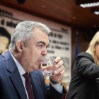 Santos Cerdán durante la Comisión de Investigación sobre los contratos públicos realizados durante la pandemia de covid-19 en el Senado.