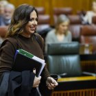 La consejera de Fomento, Rocío Díaz, este martes en el Pleno del Parlamento.

REMITIDA / HANDOUT por JOAQUÍN CORCHERO/PARLAMENTO DE ANDALUCÍA
Fotografía remitida a medios de comunicación exclusivamente para ilustrar la noticia a la que hace referencia la imagen, y citando la procedencia de la imagen en la firma
02/12/2025