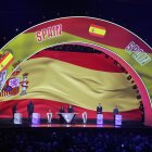 WASHINGTON, DC - DECEMBER 05: Draw assistant Tom Brady, Draw assistant Shaquille O’Neal, Co-Conductor Samantha Johnson, FIFA Legend Rio Ferdinand, Draw assistant Aaron Judge and Draw assistant Wayne Gretzky stand on stage as Spain is illuminated on the screen during the FIFA World Cup 2026 Official Draw at John F. Kennedy Center for the Performing Arts on December 05, 2025 in Washington, DC. (Photo by Kevin Dietsch/Getty Images)