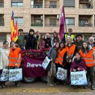 Jóvenes de revuelta en Paiporta tras la dana