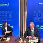 El presidente de Banco Mediolanum, Carlos Tusquets; la vicepresidenta, Sara Doris; el consejero delegado, Luca Bosisio, y el director comercial, Juan Massana, en rueda de prensa en la entidad en Barcelnoa (Cataluña, España) el 10 de diciembre de 2025.
EUROPA PRESS
10/12/2025