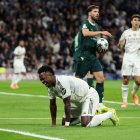 MADRID, SPAIN - DECEMBER 10: Vinicius Junior of Real Madrid reacts after a missed chance during the UEFA Champions League 2025/26 League Phase MD6 match between Real Madrid C.F. and Manchester City at Estadio Santiago Bernabeu on December 10, 2025 in Madrid, Spain. (Photo by Florencia Tan Jun/Getty Images)