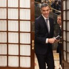 El presidente del Gobierno, Pedro Sánchez, a su salida de una sesión de control al Gobierno en el Congreso.