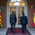 El presidente del Gobierno, Pedro Sánchez, y el presidente de la Generalitat valenciana, Juanfran Pérez Llorca, durante una reunión, en el Palacio de La Moncloa.