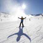 Esquiador en la estación de Sierra Nevada, Granada.