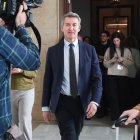 El presidente del PP, Alberto Núñez Feijóo, a su salida del Congreso para declarar ante la jueza de la dana por videoconferencia