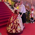 Trinidad Ferrer Roig y Juana Paula Centeno Roig , nietas de Juan Roig y falleras mayores de Convento Jerusalén