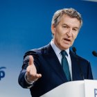 El presidente del Partido Popular, Alberto Núñez Feijóo, durante una rueda de prensa en la sede del PP.