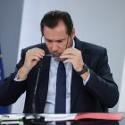 El ministro de Transportes, Óscar Puente, durante la rueda posterior al Consejo de Ministros en el Palacio de la Moncloa