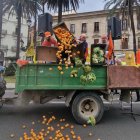 Agricultores tiran al suelo su cosecha en Valencia