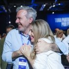 El presidente de Aragón, Jorge Azcón, junto a la presidenta de Extremadura, María Guardiola, en un acto del PP.