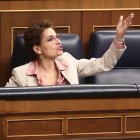 La vicepresidenta primera y ministra de Hacienda, María Jesús Montero, durante la sesión de control al Gobierno.