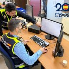 Investigadores de la Policía Nacional.