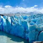 En el Glaciar Grey, el hielo impone su escala.