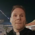 El sacerdote José María Sánchez García afectado por el conflicto en Irán.

REMITIDA / HANDOUT por JOSÉ MARÍA SÁNCHEZ GARCÍA
Fotografía remitida a medios de comunicación exclusivamente para ilustrar la noticia a la que hace referencia la imagen, y citando la procedencia de la imagen en la firma
02/3/2026