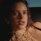 Rosalía, en un fotograma del videoclip de su tema "Sauvignon Blanc"