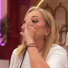Belén Esteban en Top Chef enseñando a Ivana Rodríguez a hacer pedorretas.