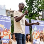 Serigne Mbayé durante un acto de Podemos.