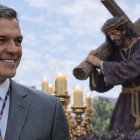 Imagen creada con IA de Pedro Sánchez asistiendo a una procesión