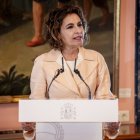 (Foto de ARCHIVO)
La secretaria general del PSOE-A y candidata a la Presidencia de la Junta de Andalucía, María Jesús Montero, durante el acto de traspaso de cartera, a 27 de marzo de 2026, en Madrid (España). El presidente Pedro Sánchez anunciaba ayer que el ministro de Economía, Comercio y Empresa, Carlos Cuerpo, y Arcadi España ocuparían los cargos que dejaba María Jesús Montero al incurrir en las elecciones autonómicas de Andalucía. Cuerpo asume la vicepresidencia primera, además de continuar al cargo de la cartera de Economía, Comercio y Empresa, y Arcadi asume la cartera de Hacienda.

A. Pérez Meca / Europa Press
27/3/2026
