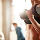 El entrenamiento de fuerza se consolida como el hábito clave para mejorar la salud y el rendimiento físico