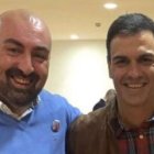 Koldo García junto a Pedro Sánchez.