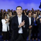 (Foto de ARCHIVO)
Imagen del presidente de la Junta de Andalucía y candidato del Partido Popular, Juan Manuel Moreno durante la presentación de los componentes de las listas del PP para las próximas elecciones autonómicas del 17 de mayo. En Granada, a 11 de abril de 2026. El presidente Juanma Moreno ha apostado por un diseño de listas que incluye a seis de sus actuales consejeros y a su secretario general como cabezas de cartel en las ocho provincias.

Álex Cámara / Europa Press
11/4/2026